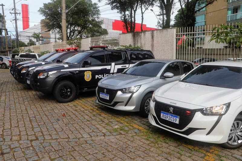 Governo do Estado entrega 48 novos veículos para a Polícia Civil