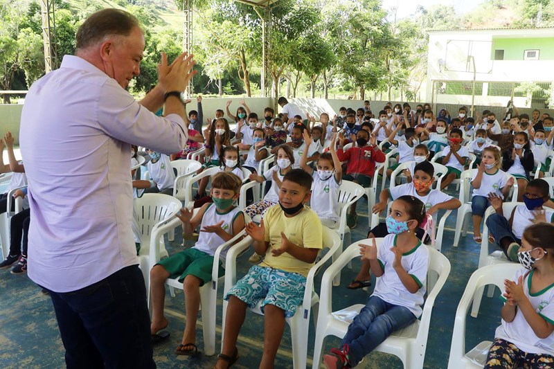 Muniz Freire recebe equipamentos agrícolas e novos investimentos do Governo do Estado