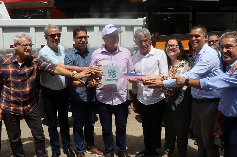 Muniz Freire recebe equipamentos agrícolas e novos investimentos do Governo do Estado
