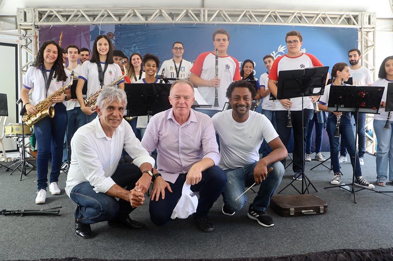 Muniz Freire recebe equipamentos agrícolas e novos investimentos do Governo do Estado