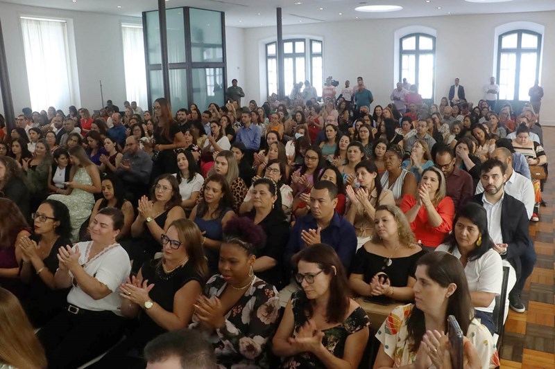 Governo do Estado realiza entrega do Prêmio Escola que Colabora