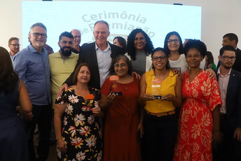 Governo do Estado realiza entrega do Prêmio Escola que Colabora