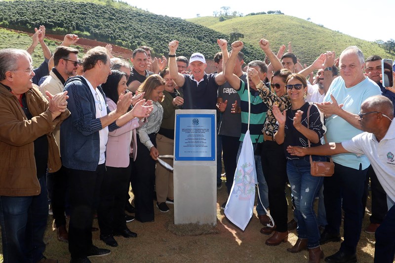 Governador inaugura pavimentação da Rodovia ES-181 entre Alegre e São José do Calçado