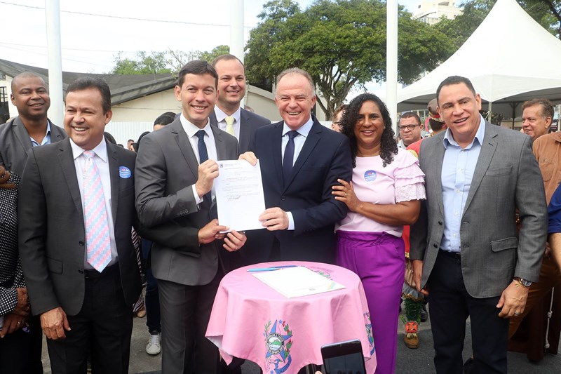 Governador anuncia novos investimentos durante comemorações do aniversário de Vila Velha