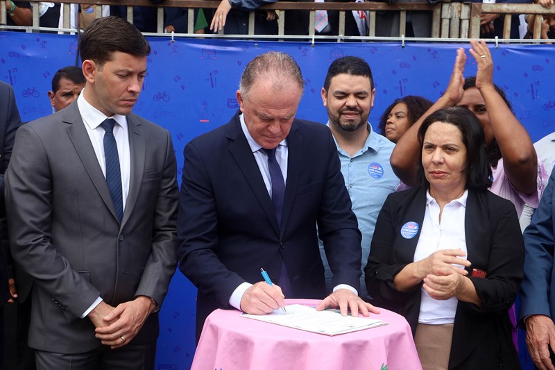 Governador anuncia novos investimentos durante comemorações do aniversário de Vila Velha