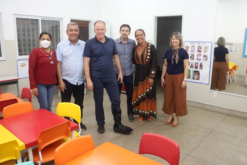 Governador inaugura creche e anuncia novos investimentos em Ibiraçu