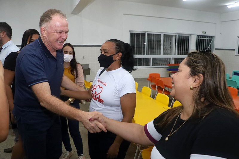 Governador inaugura creche e anuncia novos investimentos em Ibiraçu