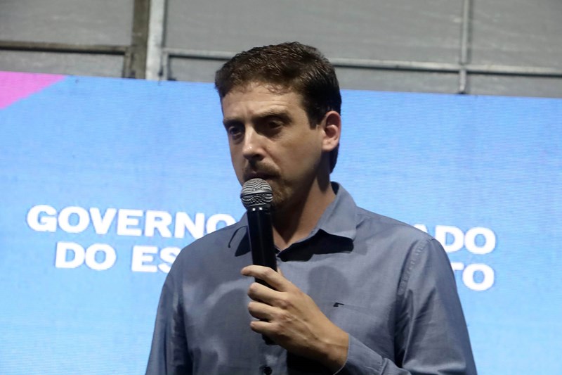 Governador inaugura creche e anuncia novos investimentos em Ibiraçu