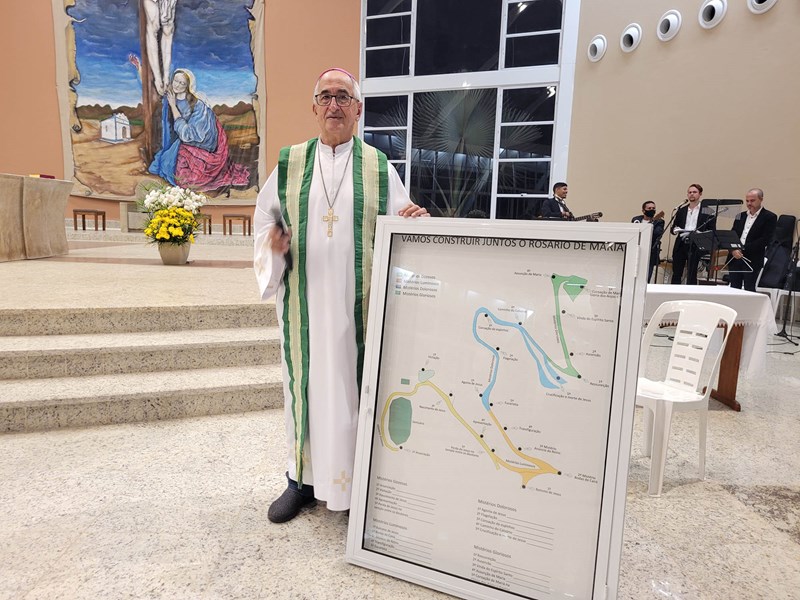 Governador inaugura creche e anuncia novos investimentos em Ibiraçu