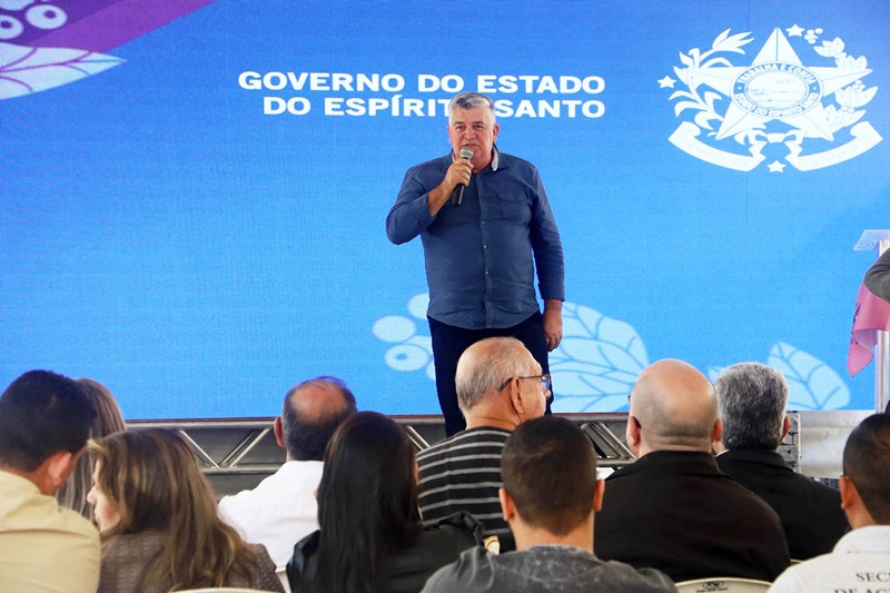 Governador entrega obras e anuncia novos investimentos em Irupi