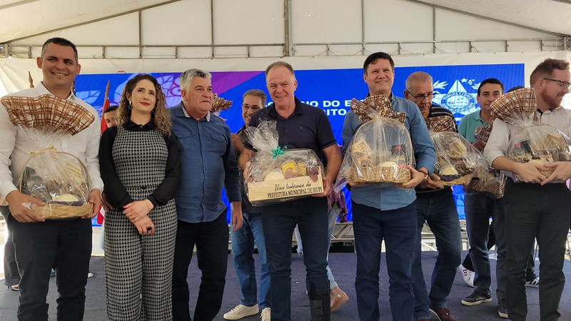 Governador entrega obras e anuncia novos investimentos em Irupi
