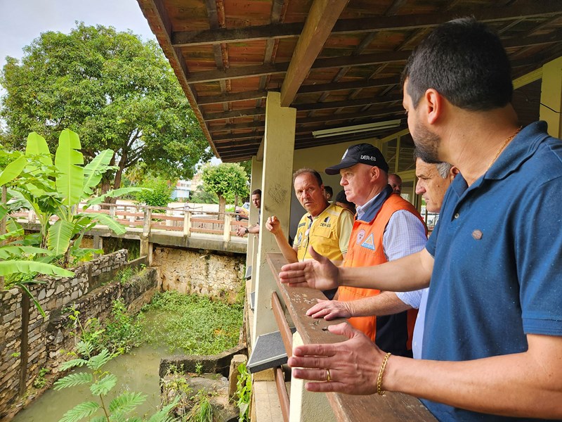 Governador visita municípios atingidos pelas fortes chuvas no norte do Estado