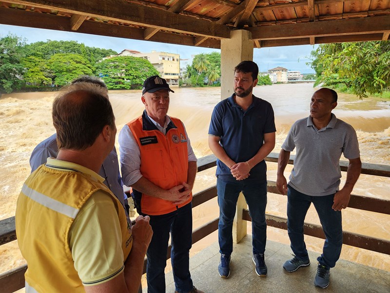 Governador visita municípios atingidos pelas fortes chuvas no norte do Estado