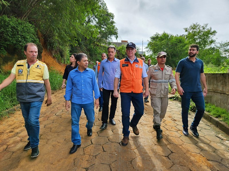 Governador visita municípios atingidos pelas fortes chuvas no norte do Estado