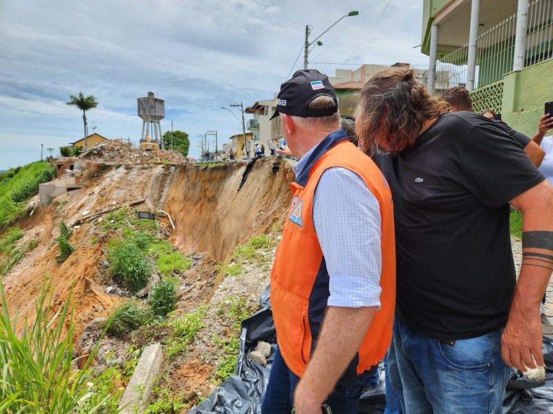Governador visita municípios atingidos pelas fortes chuvas no norte do Estado