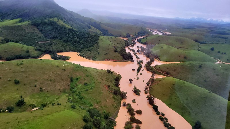 Governador visita Mimoso do Sul após fortes chuvas