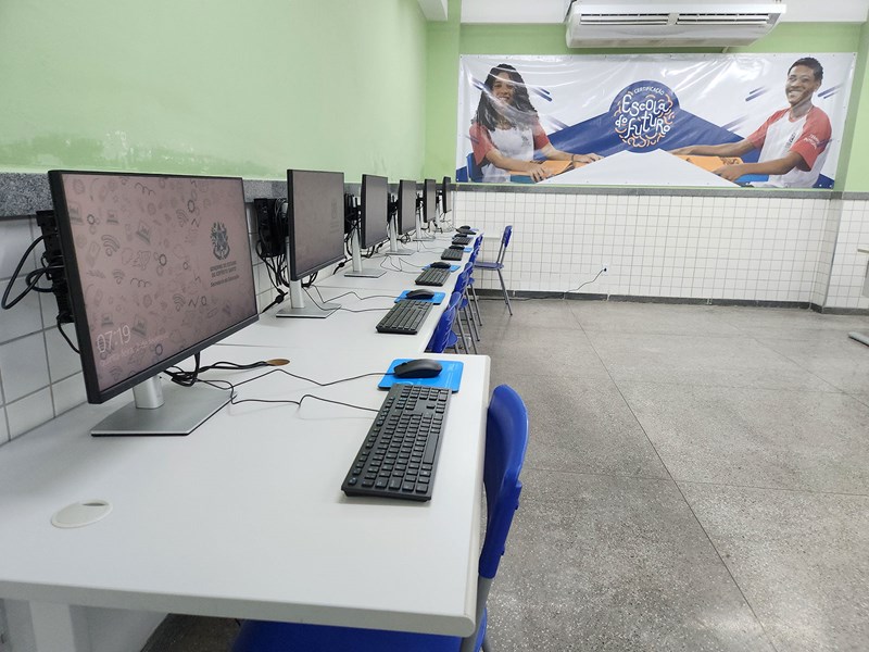 Governo do Estado inicia ano letivo com certificação Escola do Futuro em cinco unidades de ensino