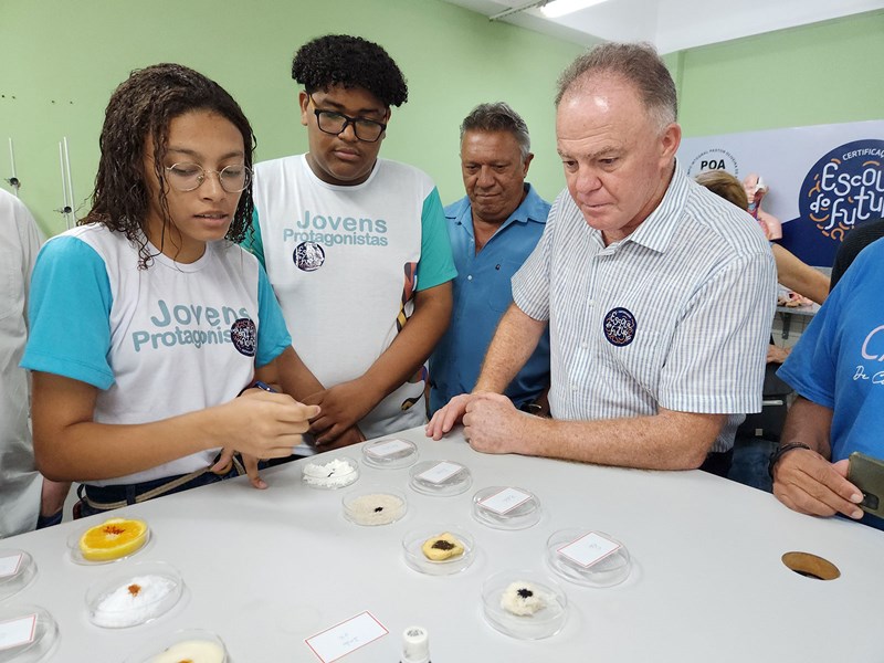Governo do Estado inicia ano letivo com certificação Escola do Futuro em cinco unidades de ensino