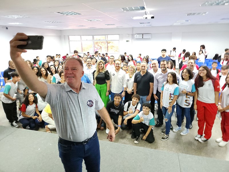 Governo do Estado inicia ano letivo com certificação Escola do Futuro em cinco unidades de ensino