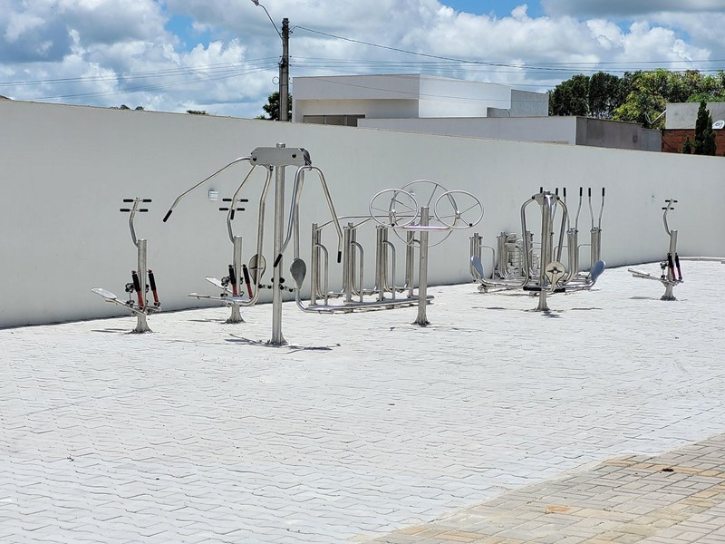 Governador inaugura obras e anuncia novos investimentos em Ponto Belo