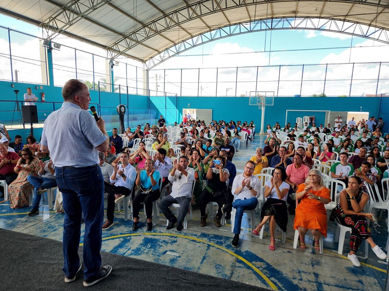 Governador inaugura obras e anuncia novos investimentos em Ponto Belo