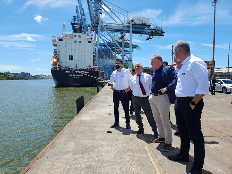 Ministro visita obras do terminal de passageiros do Aeroporto Regional de Linhares