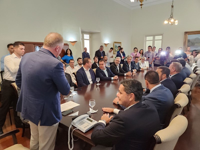 Ministro visita obras do terminal de passageiros do Aeroporto Regional de Linhares