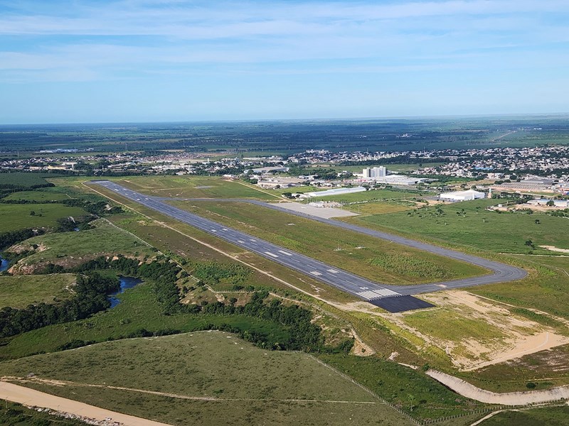 Ministro visita obras do terminal de passageiros do Aeroporto Regional de Linhares