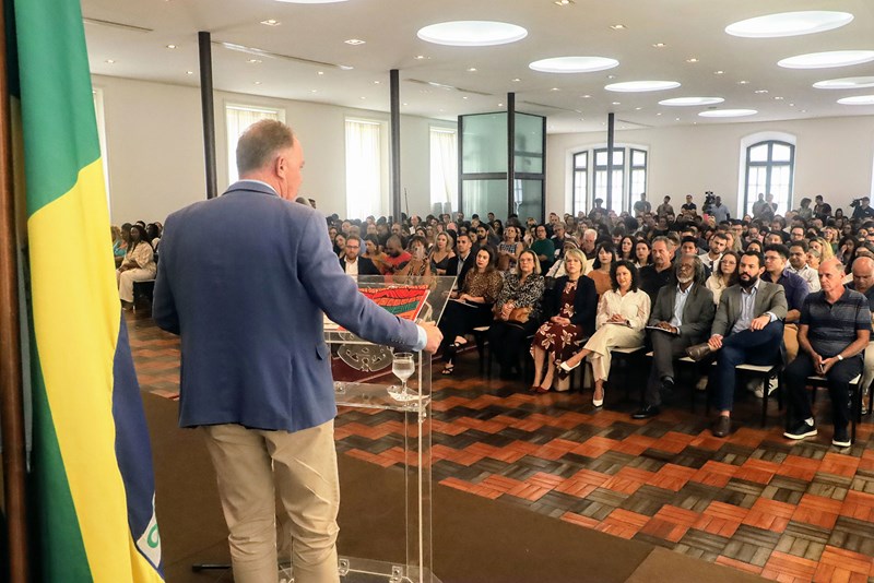 Governo institui Programa de Educação para Relações Étnico-Raciais no Estado