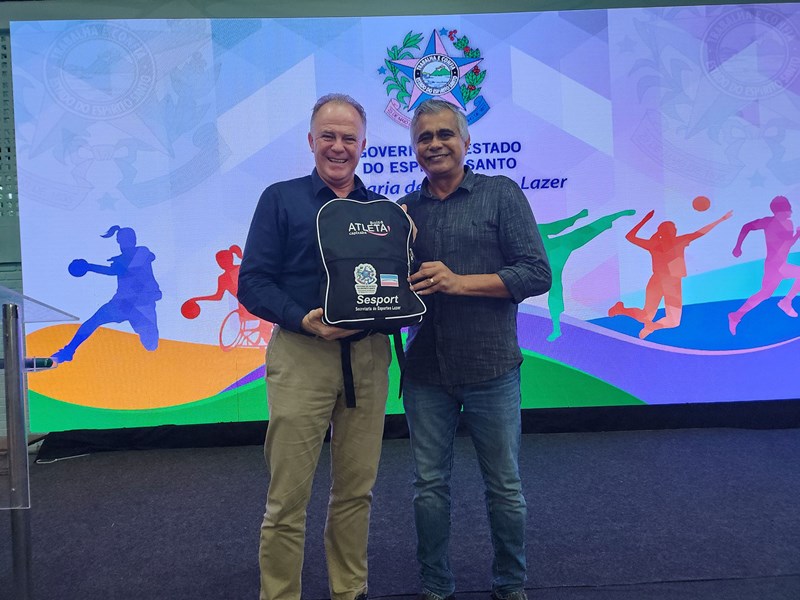 Governo do Estado realiza entrega dos kits do programa Bolsa Atleta