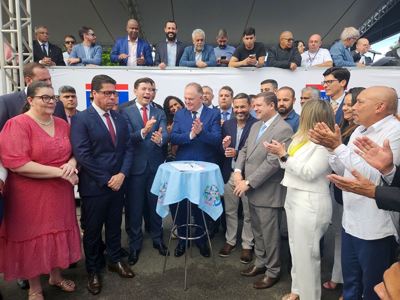 Casagrande participa das comemorações do aniversário de 488 anos de Vila Velha