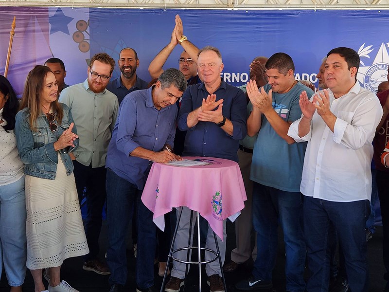 Governador autoriza início da construção de nova sede de escola na Serra