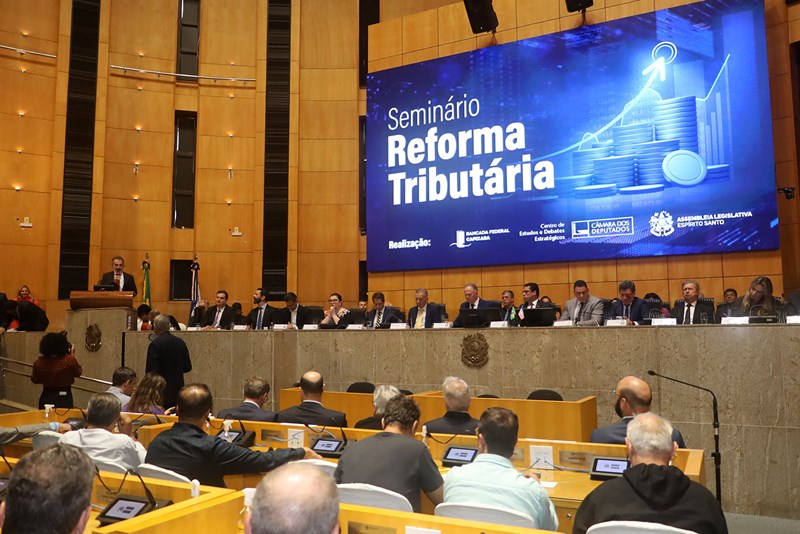 Governador entrega propostas do Espírito Santo para a reforma tributária 