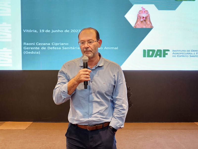 Governo do Estado orienta municípios costeiros e produtores em relação à gripe aviária