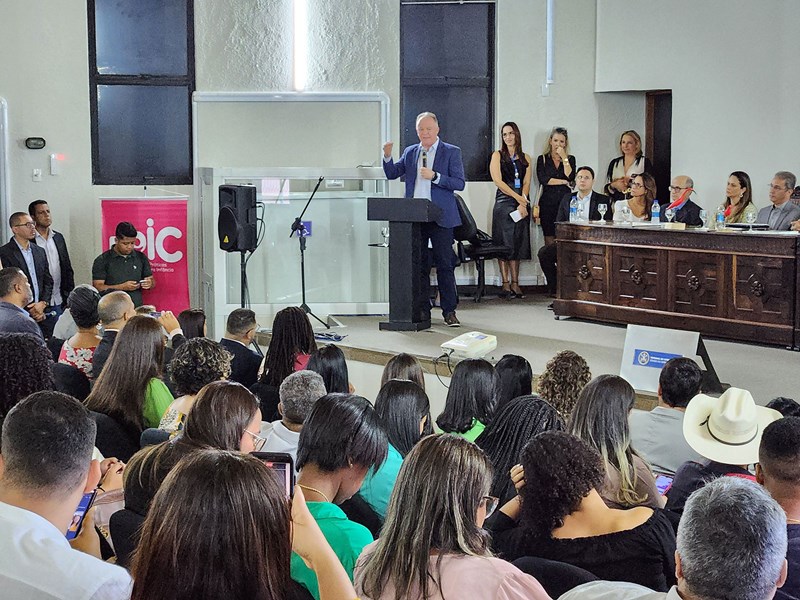 Estado promove seminário e premiação de iniciativas pela primeira infância