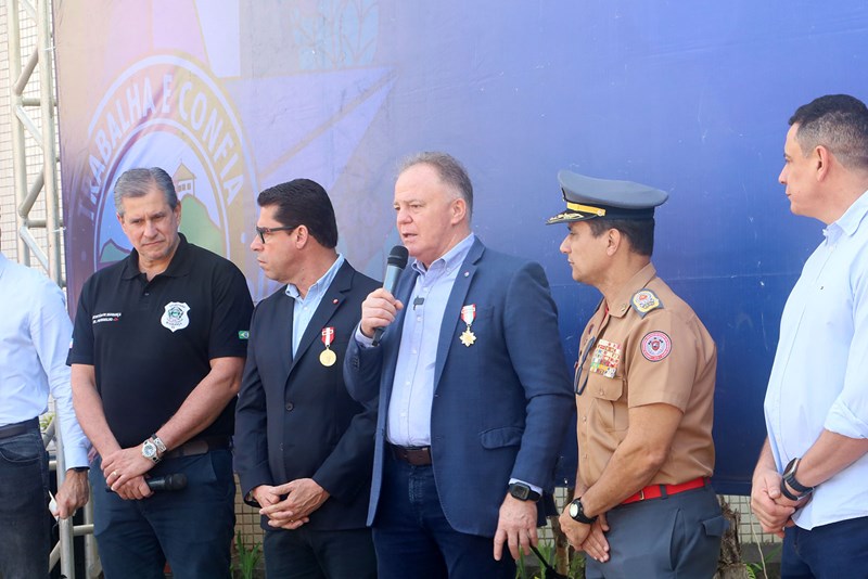 Corpo de Bombeiros Militar recebe 49 novas caminhonetes