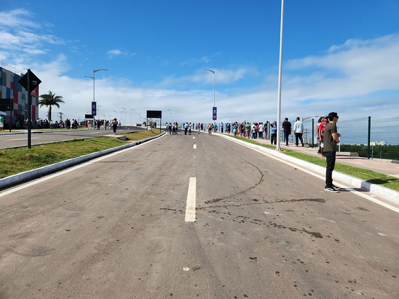 Governador inaugura viaduto e obras do Complexo Viário de Carapina