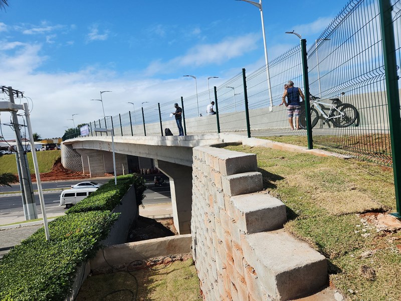 Governador inaugura viaduto e obras do Complexo Viário de Carapina