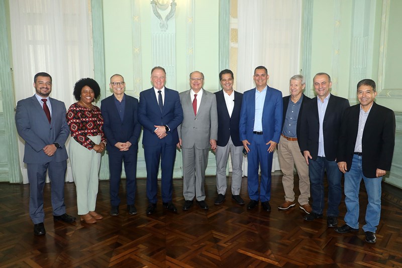 Vice-presidente assina resolução que aprova criação da ZPE de Aracruz