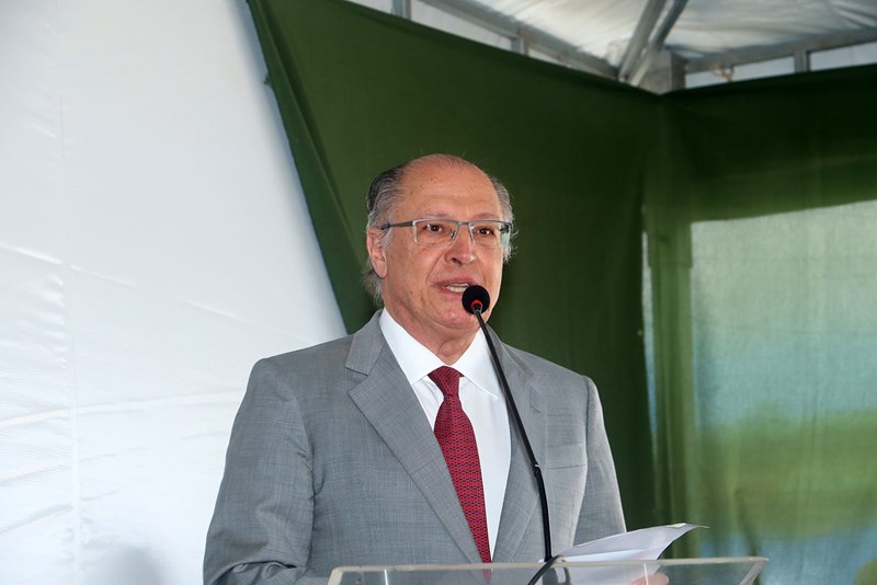 Vice-presidente assina resolução que aprova criação da ZPE de Aracruz