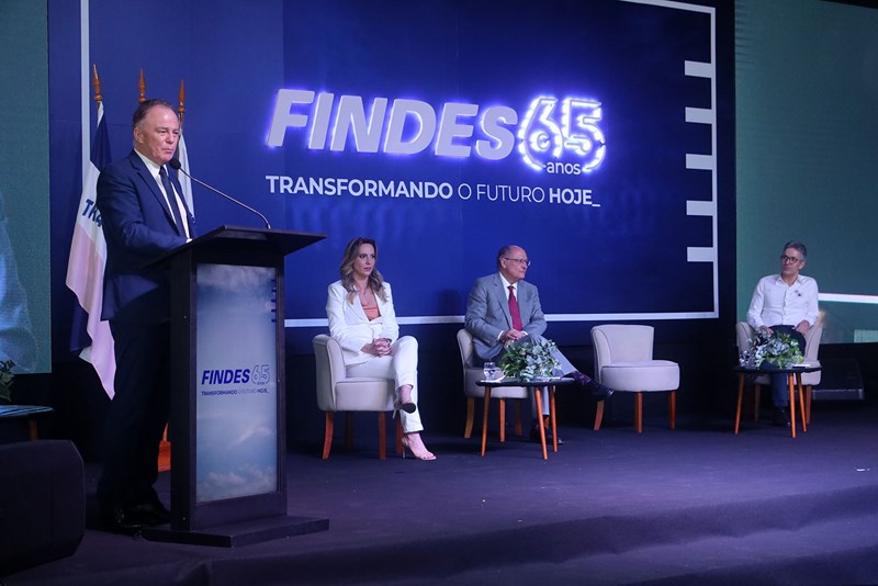 Vice-presidente assina resolução que aprova criação da ZPE de Aracruz