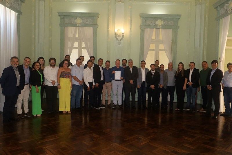 Governo do Estado firma contrato com a Infraero para gestão do Aeroporto de Linhares