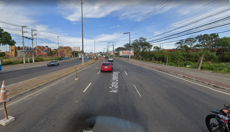 Interdição de via na Avenida Carlos Lindenberg, em Vila Velha