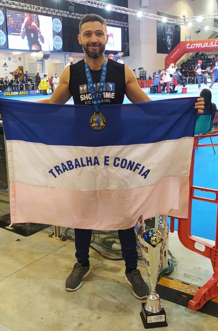 Governo ES - Edson Venturatto conquista ouro no Campeonato Mundial de  Kickboxing