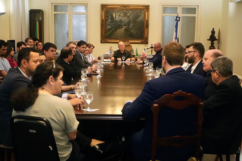 Governo amplia contratos para expandir atendimentos ao SUS capixaba