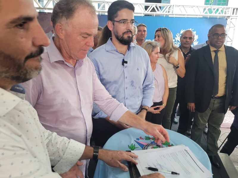 Governador entrega obras e anuncia novos investimentos em Cachoeiro de Itapemirim