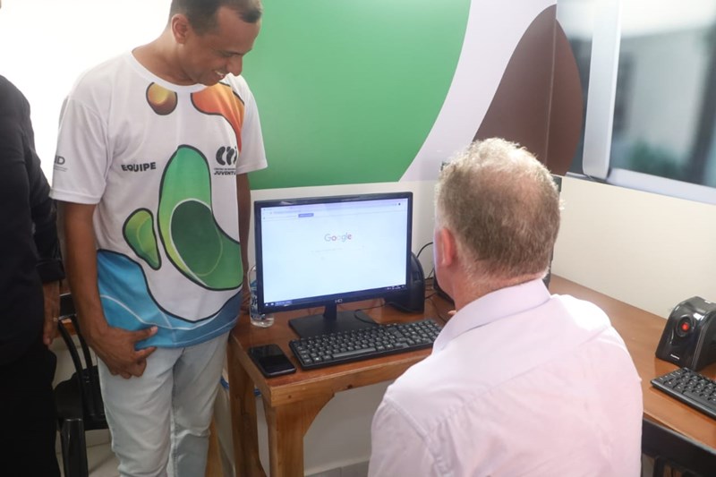 Governador entrega obras e anuncia novos investimentos em Cachoeiro de Itapemirim
