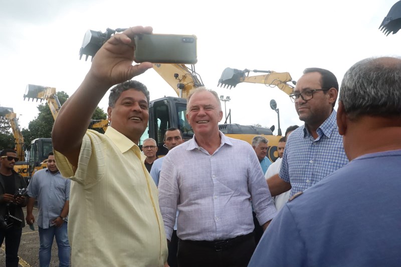 Governo do Estado realiza entrega de equipamentos agrícolas para 34 municípios