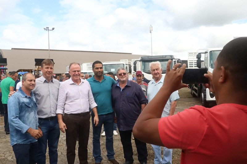 Governo do Estado realiza entrega de equipamentos agrícolas para 34 municípios