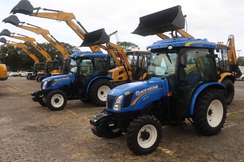 Governo do Estado realiza entrega de equipamentos agrícolas para 34 municípios